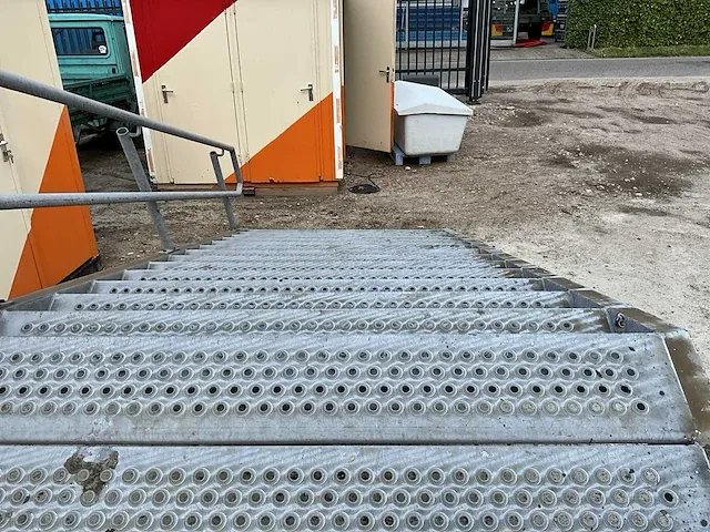 Bordes vaste trap - afbeelding 5 van  6