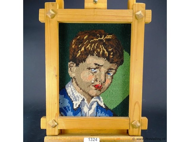 Borduurwerk in houten lijst - afbeelding 1 van  5