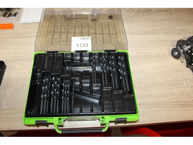 Borenkoffer met enkele boren. - afbeelding 1 van  1