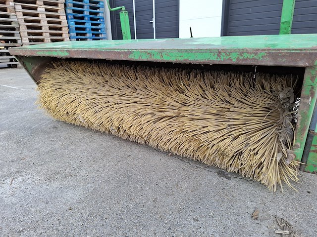 Borstelmachine, ferrari - afbeelding 6 van  6