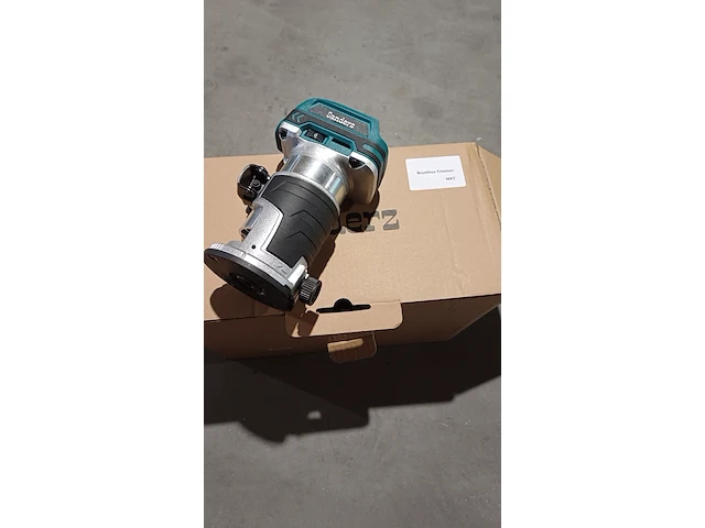 Borsteloze trimmer, sanderz, blauw, 2025 - afbeelding 2 van  4