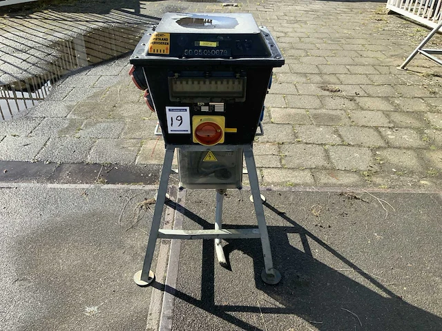 Bos midi hoog stroomverdeelkast - afbeelding 1 van  5