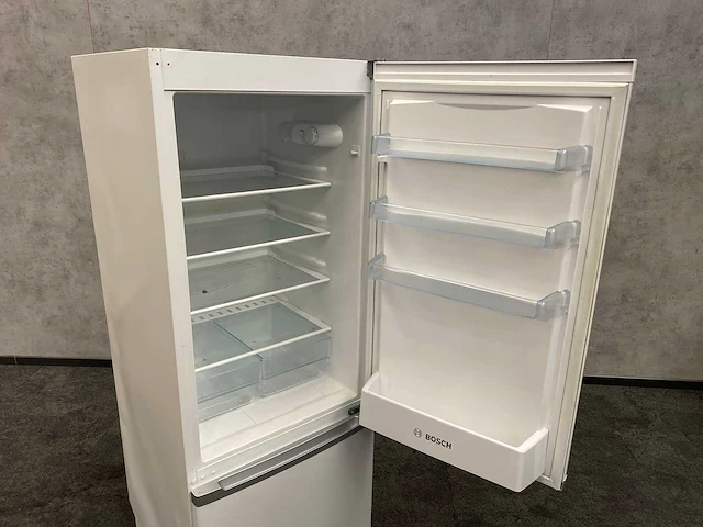 Bosch - koel-/ vriescombinatie - afbeelding 10 van  15