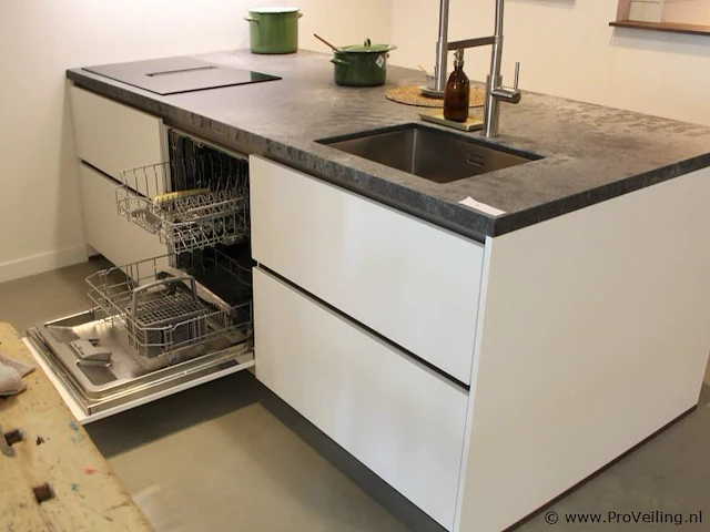 Bosch - nobilia eiland keuken met apparatenwand - afbeelding 6 van  28