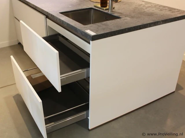 Bosch - nobilia eiland keuken met apparatenwand - afbeelding 7 van  28