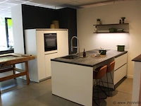 Bosch - nobilia eiland keuken met apparatenwand