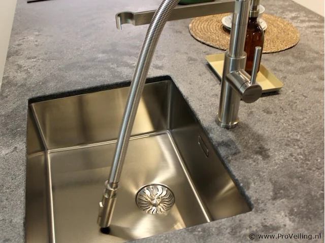 Bosch - nobilia eiland keuken met apparatenwand - afbeelding 16 van  28