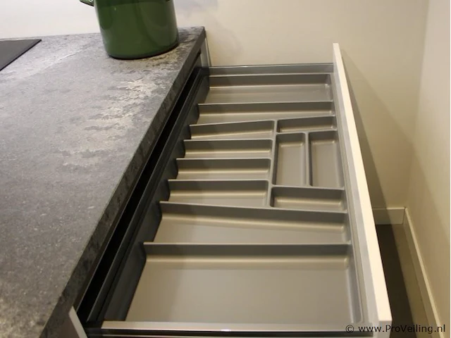 Bosch - nobilia eiland keuken met apparatenwand - afbeelding 19 van  28