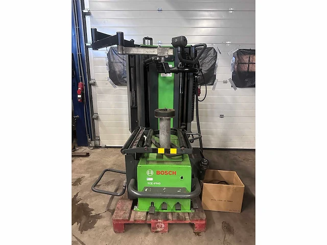 Bosch - tce4540 - tyre changing device - - afbeelding 1 van  9