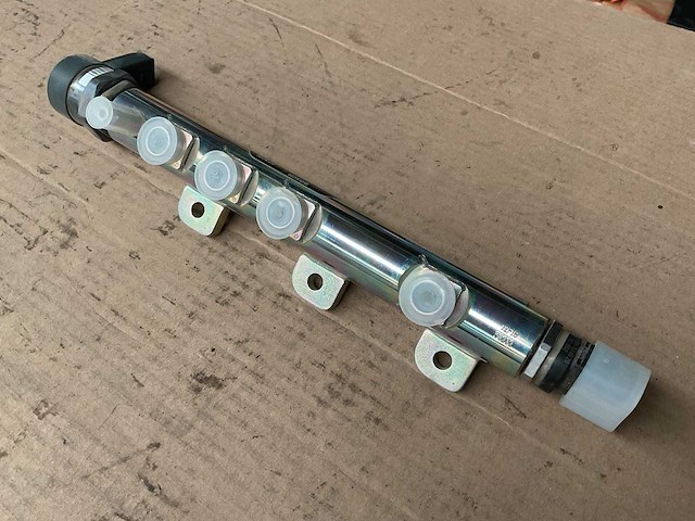 Bosch a6600700795 brandstofrail (5x) - afbeelding 2 van  6