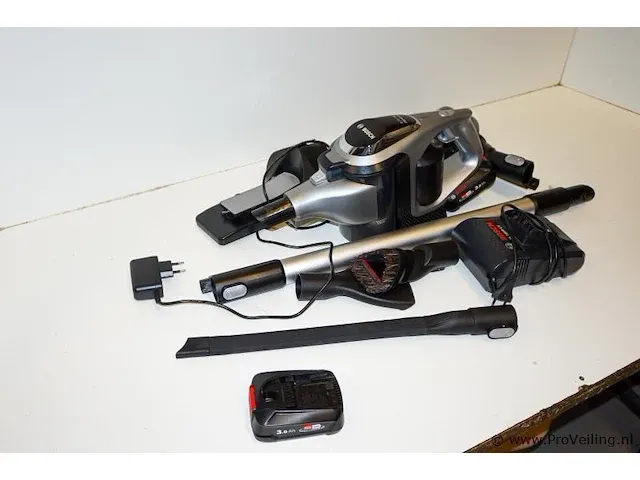 Bosch bcs812inf unlimited serie 8 oplaadbare steelstofzuiger - afbeelding 1 van  3