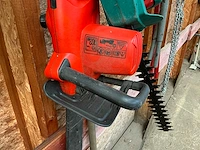 Bosch en black&decker heggenschaar en kettingzaag (2x) - afbeelding 2 van  8