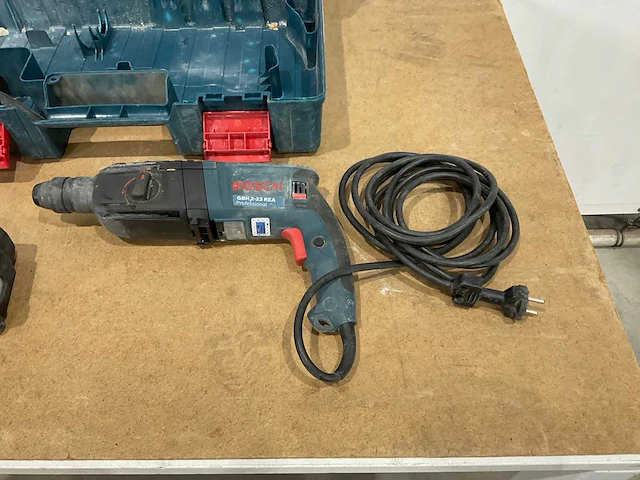 Bosch gbh 2-23 rea boormachine met afzuiger - afbeelding 5 van  7