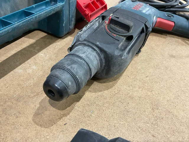 Bosch gbh 2-23 rea boormachine met afzuiger - afbeelding 6 van  7