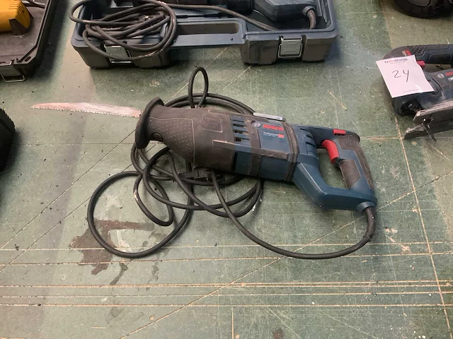 Bosch gsa 1300 pce reciprozaag - afbeelding 1 van  4