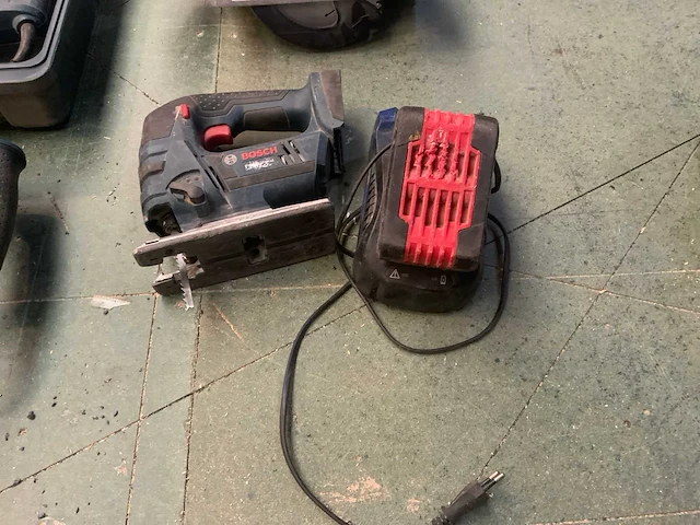 Bosch gst 18v decoupeerzaag - afbeelding 1 van  3