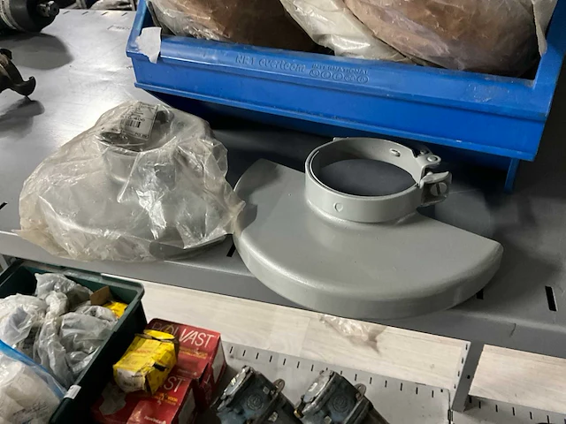 Bosch haakse slijper beschermkap (20x) - afbeelding 1 van  3