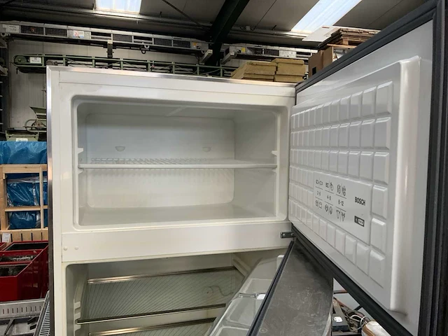 Bosch ksv4313 koelvriescombinatie - afbeelding 2 van  8