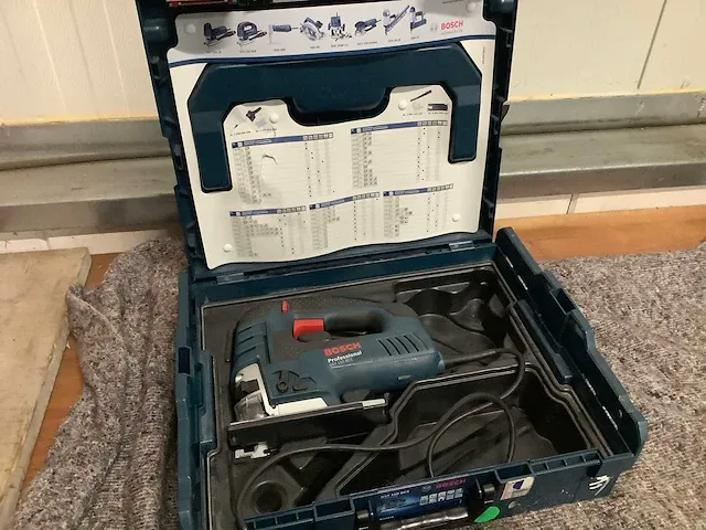 Bosch professional gst 150 bce decoupeerzaag - afbeelding 1 van  3