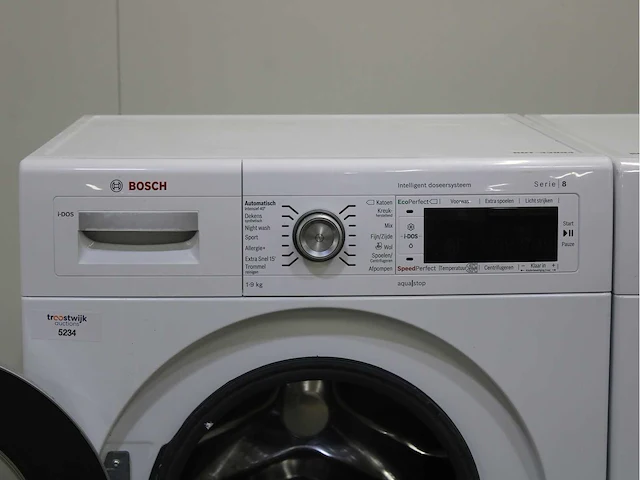 Bosch serie|8 i-dos wasmachine & bosch serie|8 selfcleaning condenser wasdroger - afbeelding 3 van  8