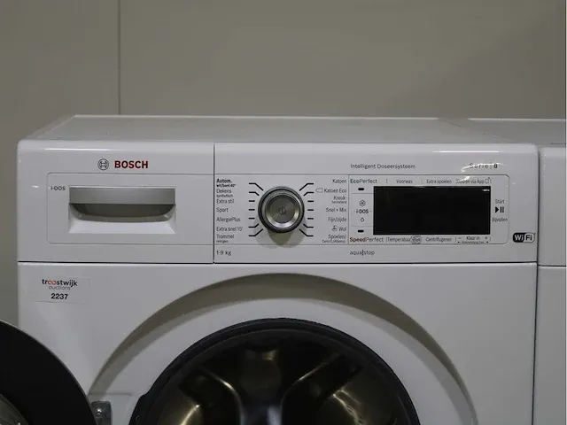 Bosch serie|8 i-dos wifi wasmachine & bosch serie|8 selfcleaning condenser droger - afbeelding 3 van  8