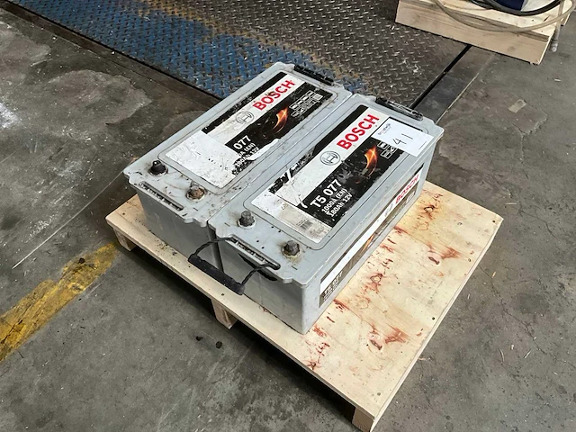 Bosch t5 077 accu 12 volt (2x) - afbeelding 2 van  5