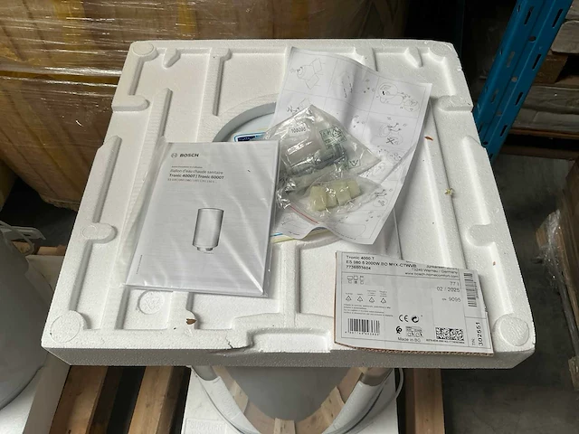 Bosch tronic 4000 t elektrische boiler 77l - afbeelding 2 van  5