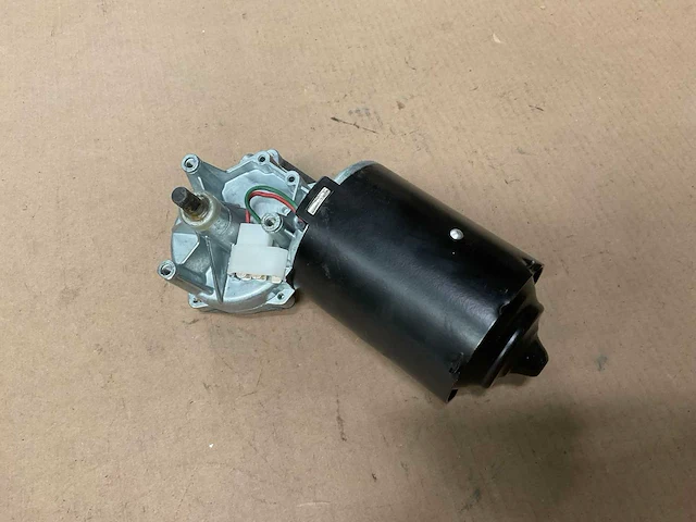 Bosch wiper motor (2x) - afbeelding 1 van  4