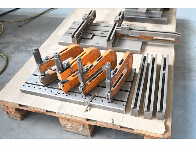 Boschert e200 k30-k120 uitklinkmachine - afbeelding 17 van  18