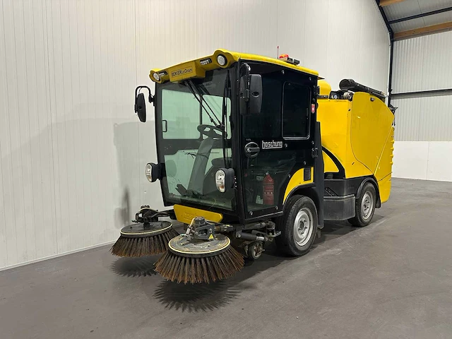 Boschug s2 zelfrijdende veegmachine t-78-fkj - afbeelding 1 van  21
