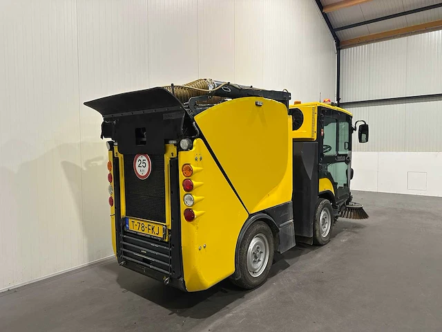 Boschug s2 zelfrijdende veegmachine t-78-fkj - afbeelding 17 van  21