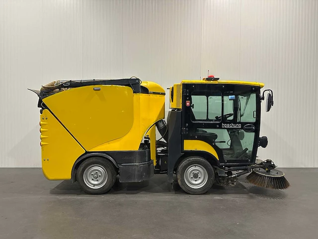 Boschug s2 zelfrijdende veegmachine t-78-fkj - afbeelding 18 van  21