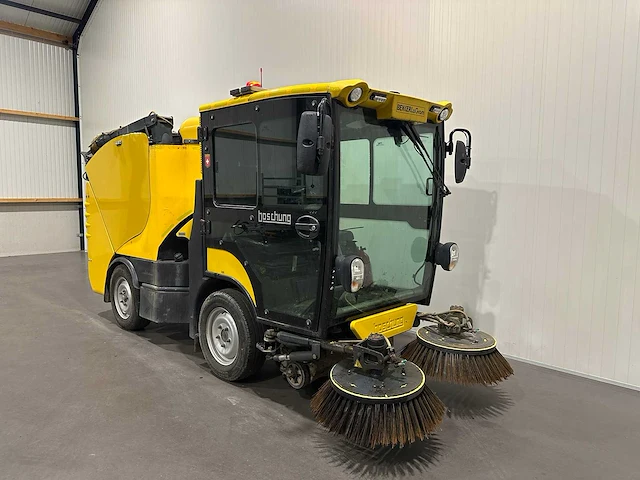 Boschug s2 zelfrijdende veegmachine t-78-fkj - afbeelding 20 van  21