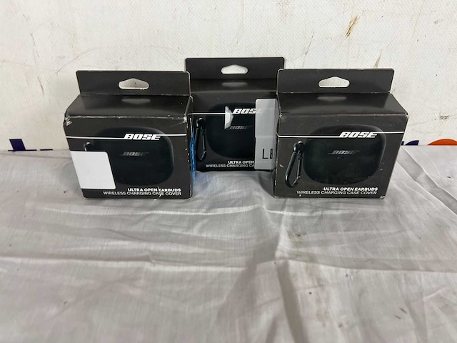 Bose ultra open earbuds draadloze oplaadcase cover zwart - afbeelding 2 van  2