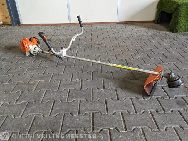 Bosmaaier benzine stihl, fs100, bouwjaar 2006 - afbeelding 1 van  7