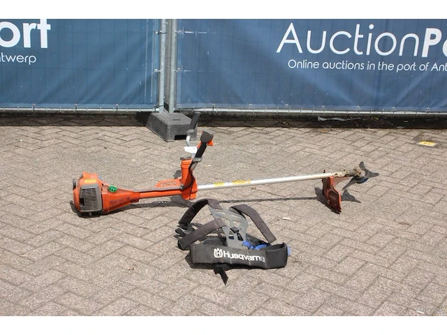 Bosmaaier husqvarna benzine met drager - afbeelding 1 van  1