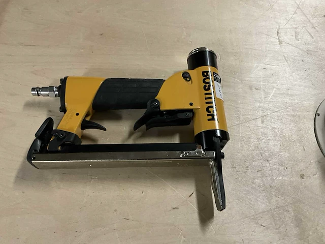 Bostich 21680b pneumatische tacker (2x) - afbeelding 2 van  3