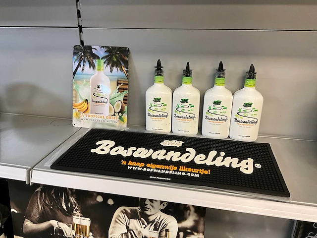 Boswandeling merchandising (7x) - afbeelding 1 van  6