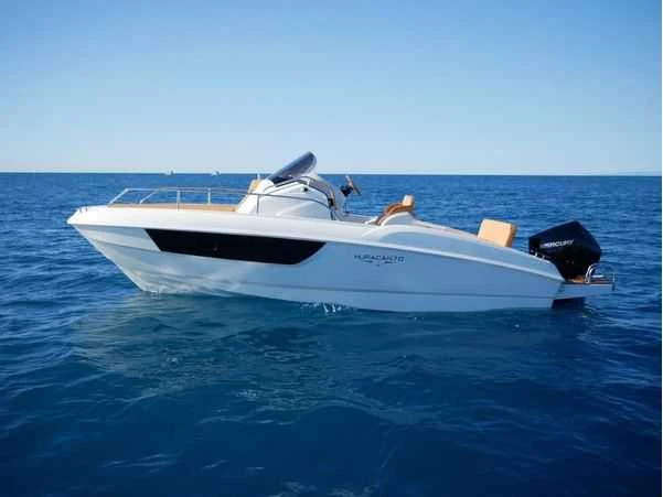 Boten waaronder console boten, sloepen, ribs en sportcruisers