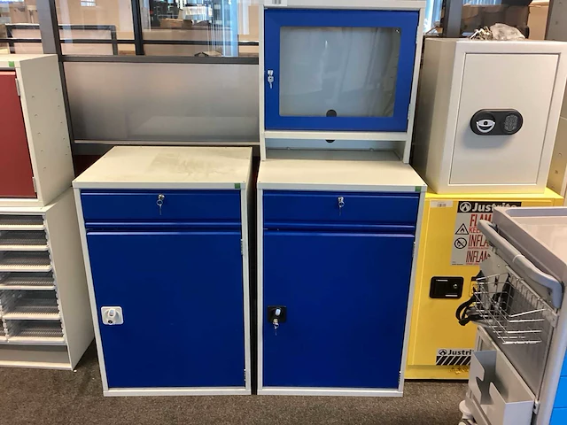 Bott computerkast (2x) - afbeelding 1 van  5