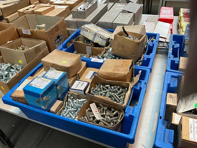 Bouten en moeren - afbeelding 1 van  4