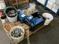 Bouten, moeren - afbeelding 1 van  8