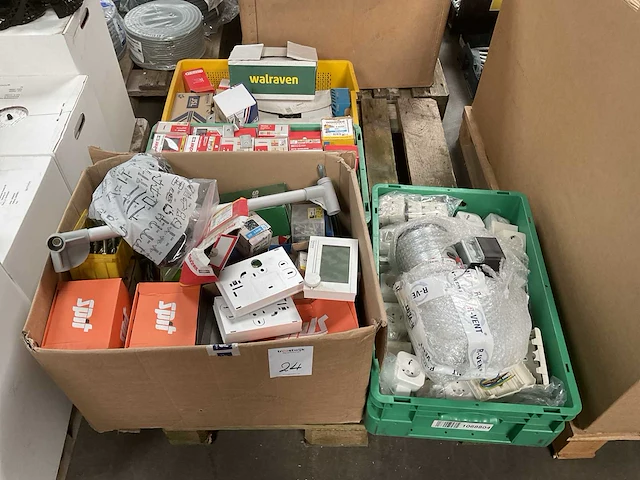 Bouw- en bevestigingsmateriaal - afbeelding 1 van  5