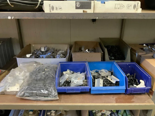 Bouw- en bevestigingsmateriaal - afbeelding 2 van  4
