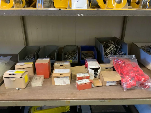 Bouw- en bevestigingsmateriaal - afbeelding 3 van  4