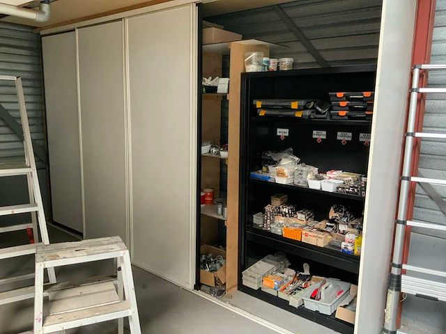 Bouw- en bevestigingsmateriaal - afbeelding 1 van  8