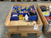 Bouw- en bevestigingsmateriaal - afbeelding 1 van  3