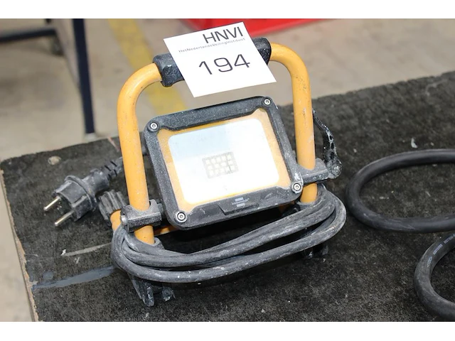 Bouw ledlamp op statief. - afbeelding 1 van  1