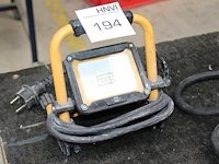 Bouw ledlamp op statief. - afbeelding 1 van  1