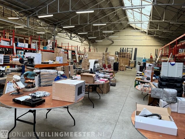 Bouwgereedschap, elektronica en huishoudartikelen